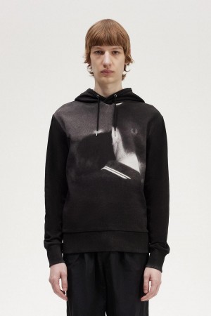 Fred Perry Rave Graphic Mit Kapuze Sweatshirts Herren Schwarz | FCHHY88055