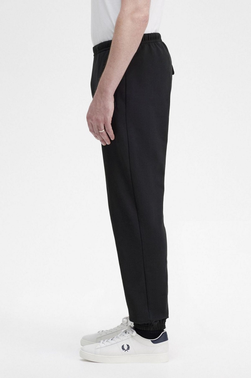 Fred Perry Badge Detail Track Pants Hosen Herren Schwarz | CHCVG25018