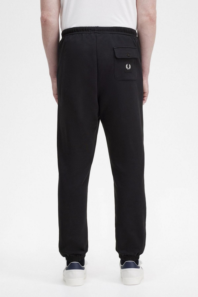 Fred Perry Badge Detail Track Pants Hosen Herren Schwarz | CHCVG25018