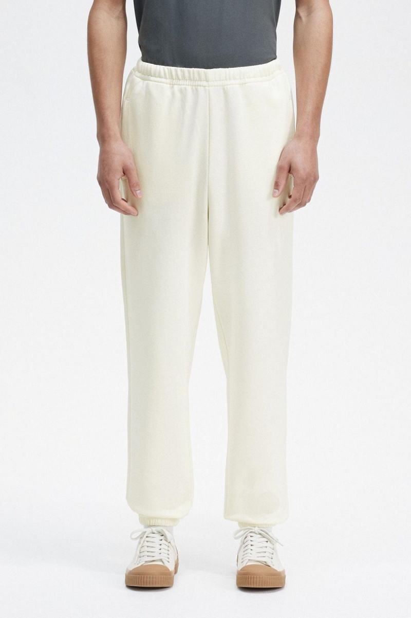 Fred Perry Badge Detail Track Pants Hosen Herren Ecru | CHCVG73854