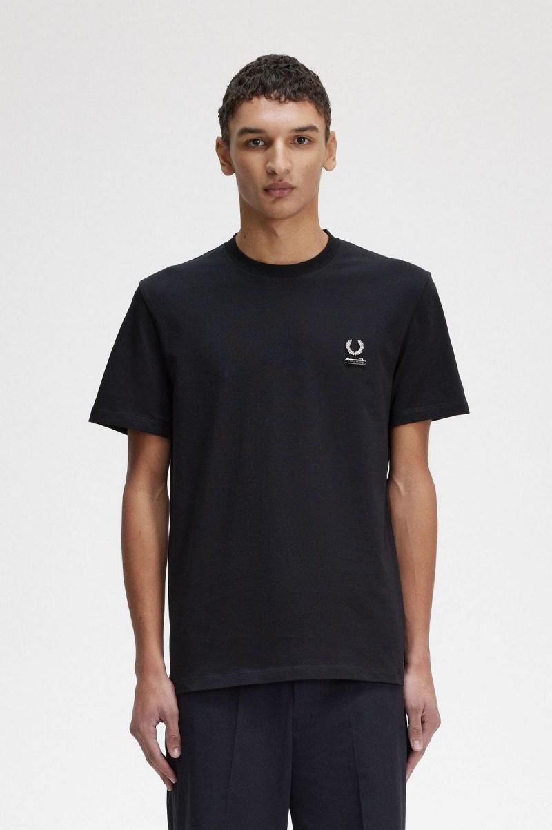 Fred Perry Enamel Pin T-shirts Herren Schwarz | CHJKU16152