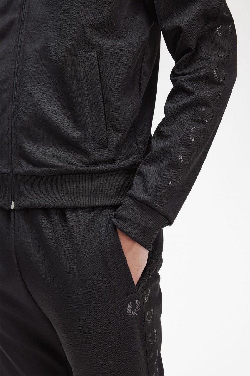 Fred Perry Tonal Tape Track Jacket Trainingsanzug Herren Schwarz | PCHER18025