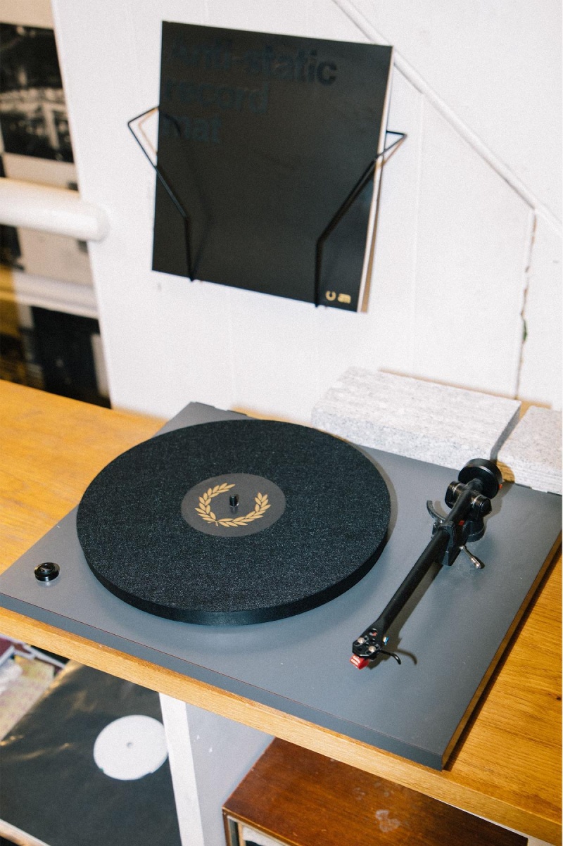 Fred Perry Vinyl Slip Mat Lifestyle Accessories Schwarz | MCHFT25535